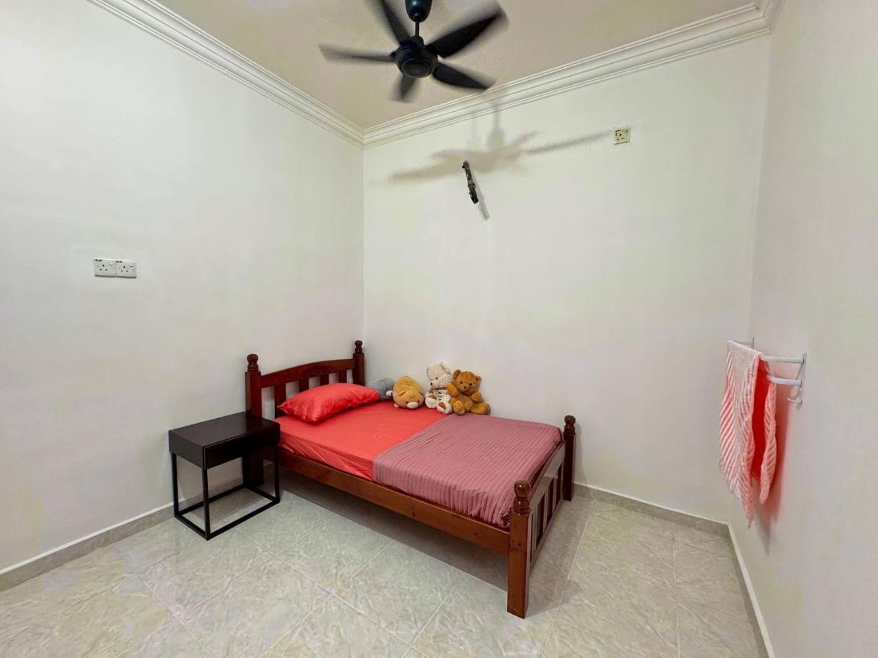 Ibai Golf Home Resort Homestay Kuala Terengganu Exterior foto